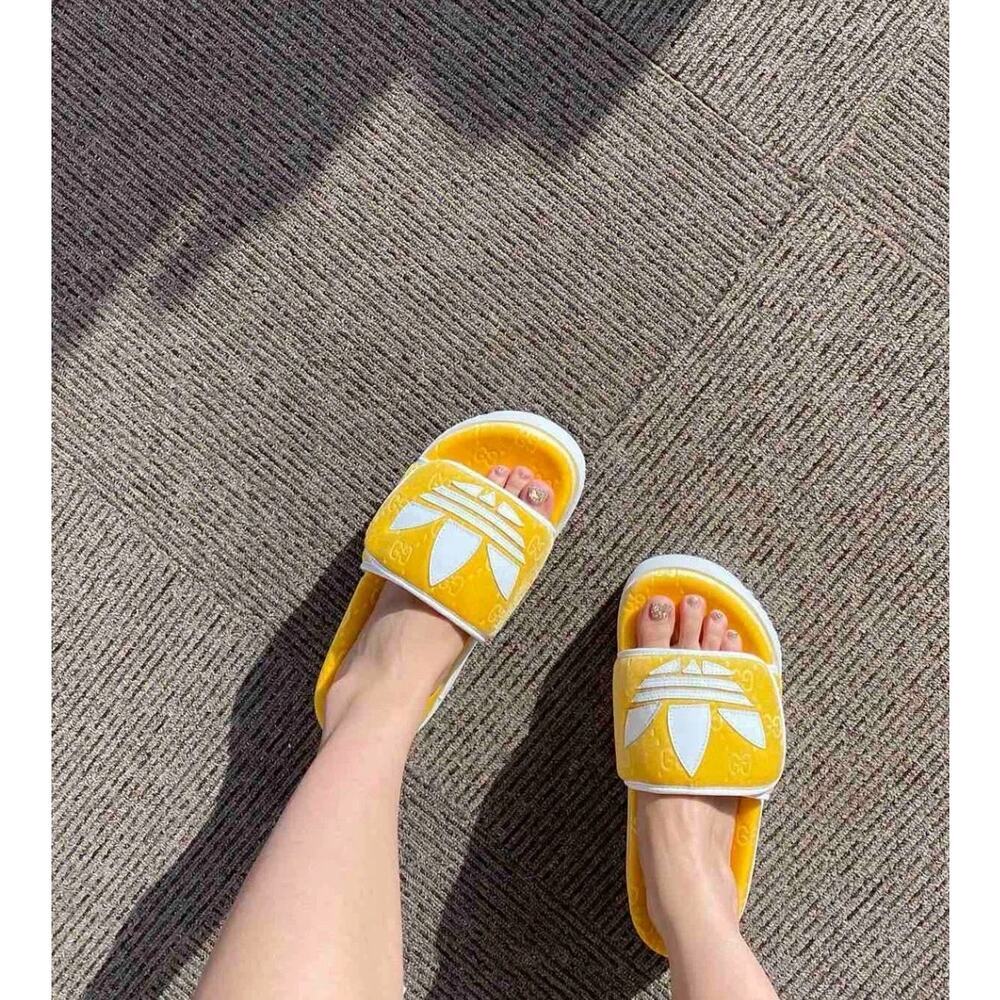 NIB Gucci x Adidas GG Platform Sandal Size 40 Slides Yellow - Picture 3 of 16